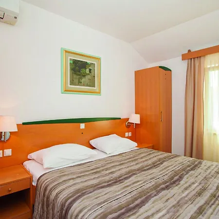 1 Bedroom Beautiful In